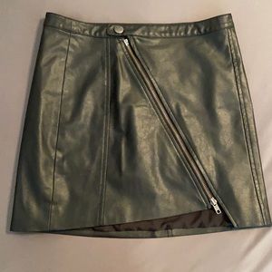 Jack Front Zip faux leather black skirt